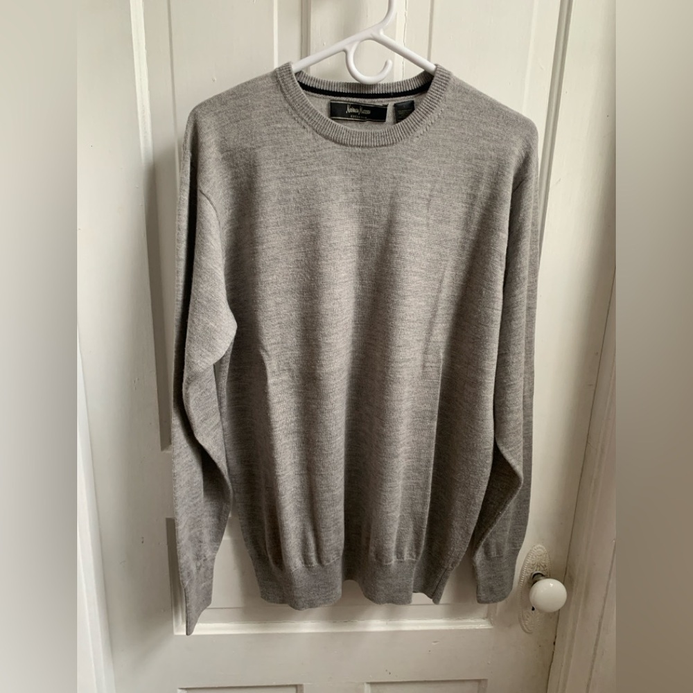Neiman Marcus Wool, Silk, Cashmere Blend Sweater Large Gray